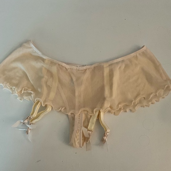 Chic Cream Women's Intimate Panties - Picture 5 of 6